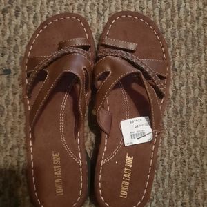 NEW WITH TAGS WOMEBS SANDALS